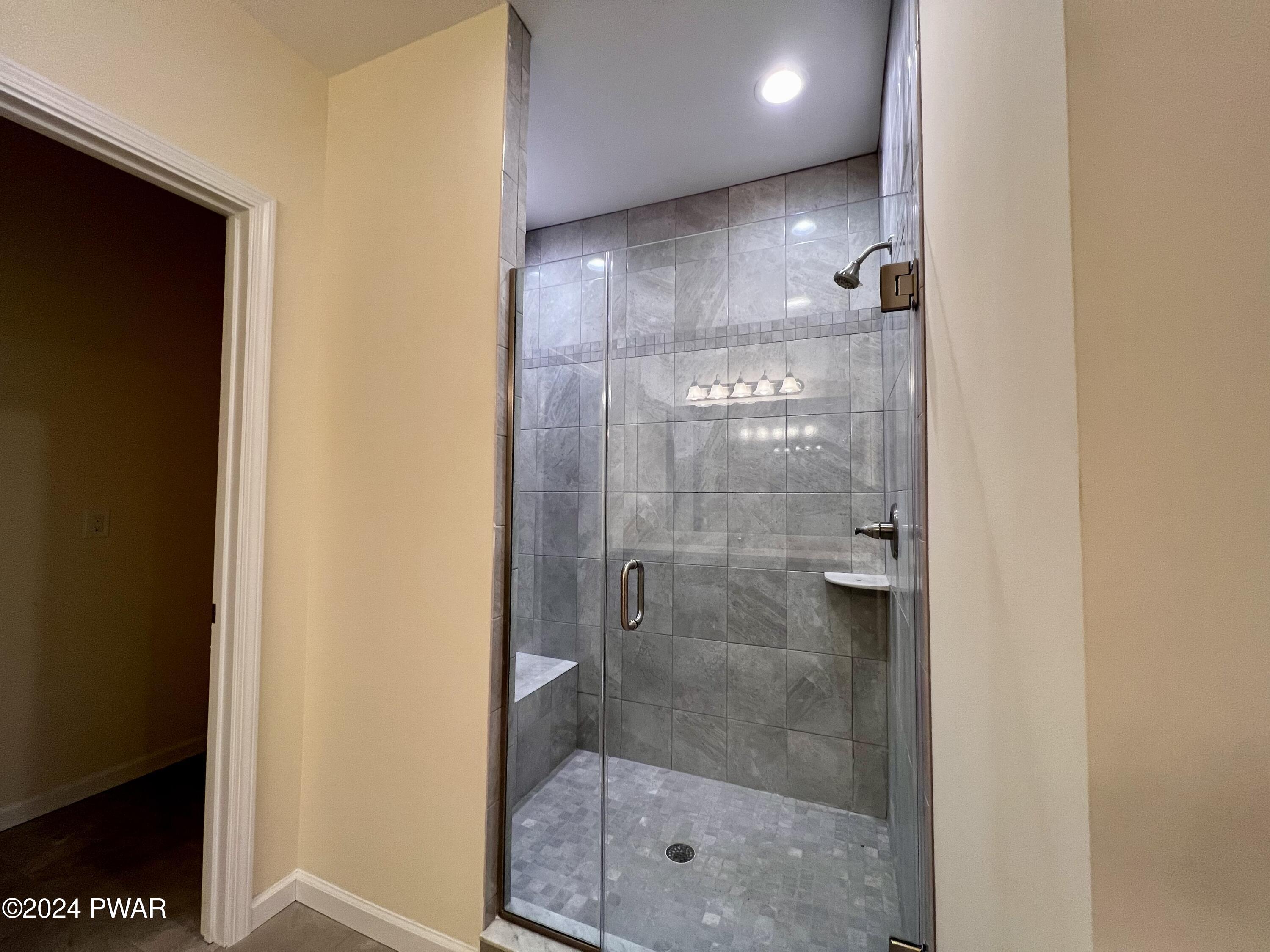 404 MacIntosh Way Matamoras, PA 18336 - Photo 19 of 37