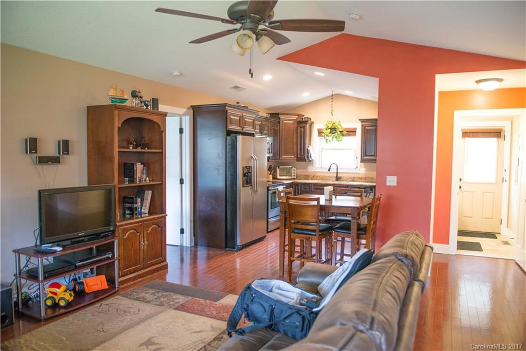 989 Bee Tree Road, Unit 2 Swannanoa, NC 28778 - Photo 4 of 21 Gallery Image 4