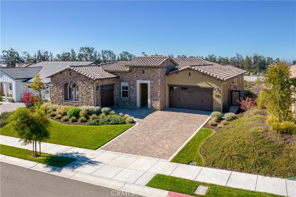 1050 Gracie Lane, Nipomo, CA 93444 Compass