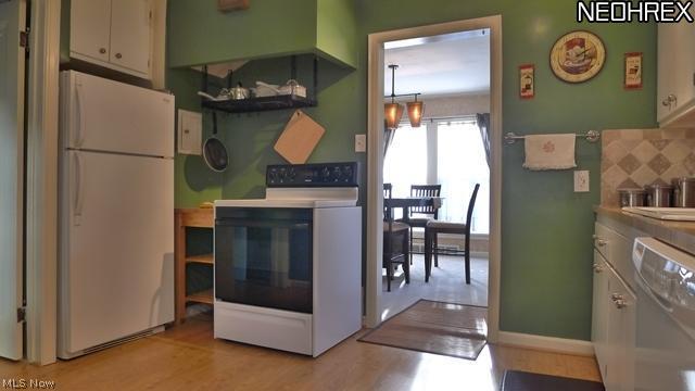 1075 Pennfield Road Cleveland, OH 44121 - Photo 7 of 24 Kitchen