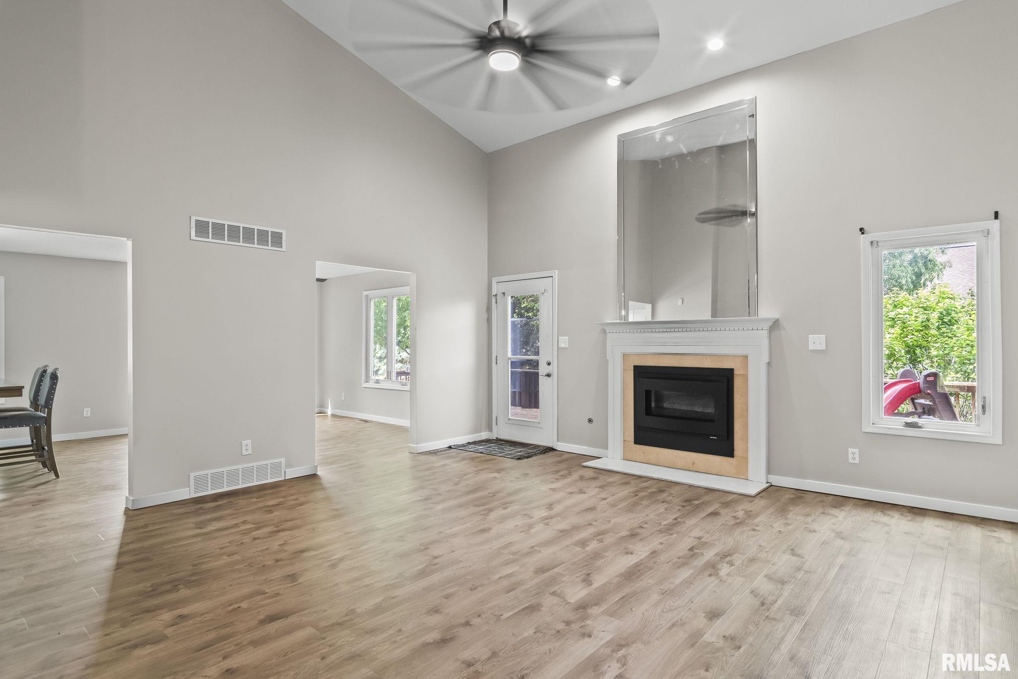 2823 Dryden Drive Springfield, IL 62711 - Photo 9 of 45 Gallery Image 9