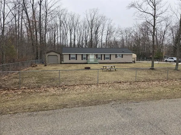 $206,000 | 405 Beacon Lane, Roscommon, MI 48653
