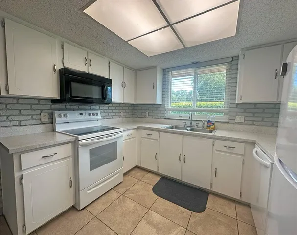 $209,900 | 232 North Ridgewood Avenue, Unit 3A, Edgewater, FL 32132