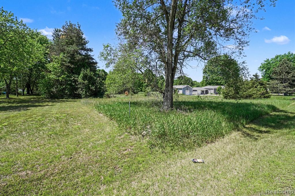 1948 Mayfield Road Lapeer, MI 48446 - Photo 10 of 13