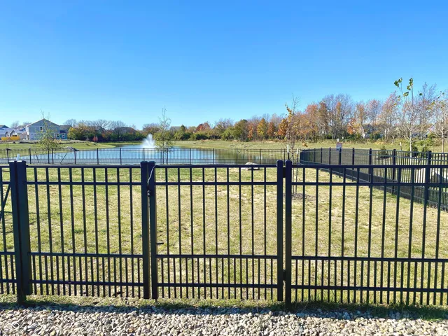 $2,585 | 6652 Clary Trace, McCordsville, IN 46055