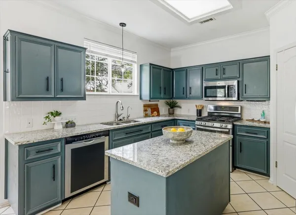 $435,000 | 1710 Amber Skyway Cove, Round Rock, TX 78665