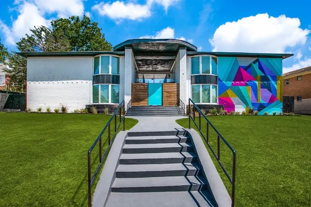 a view of an entryway