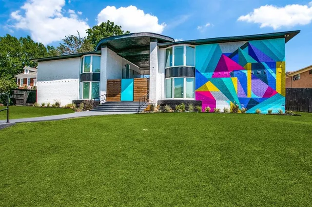 a view of outdoor space yard and patio