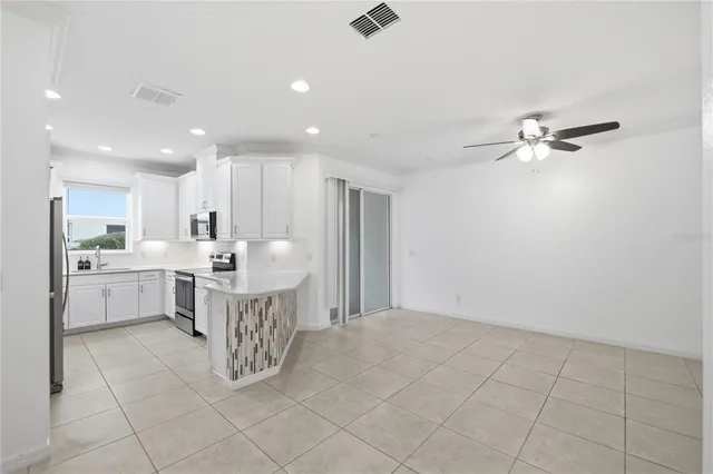 $2,300 | 1066 Amber Leaf Trail, Wesley Chapel, FL 33544