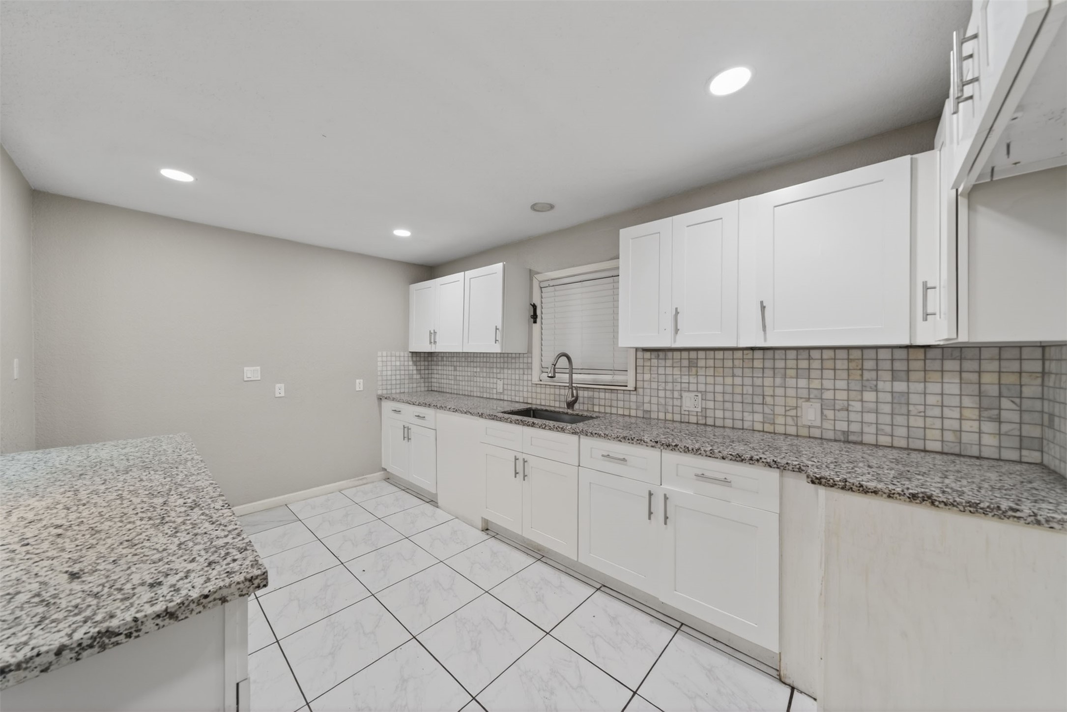 428 Gans Street Houston, TX 77029 - Photo 8 of 35 VIRTUALLY STAGED