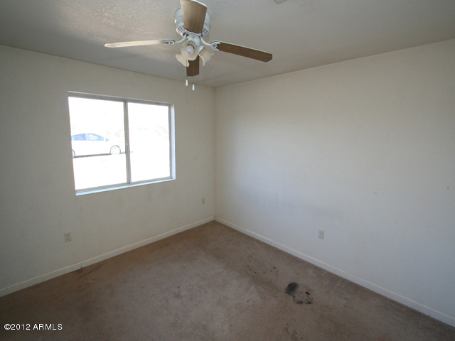 520 Hartford Road Kearny, AZ 85137 - Photo 19 of 25 023-295751 master bedroom