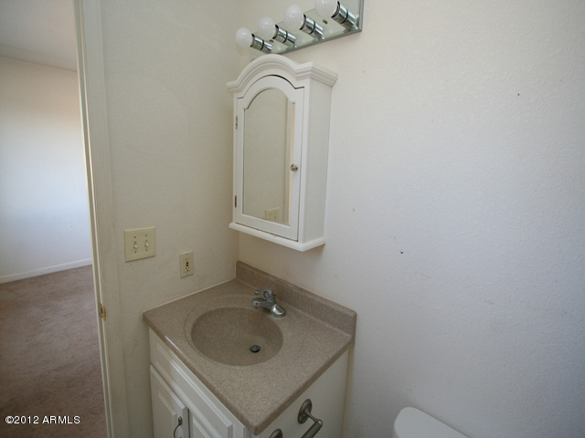 520 Hartford Road Kearny, AZ 85137 - Photo 21 of 25 023-295751 master vanity