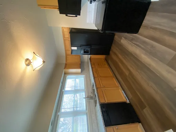 $1,995 | 1212 16th 1/2 Street, Bettendorf, IA 52722