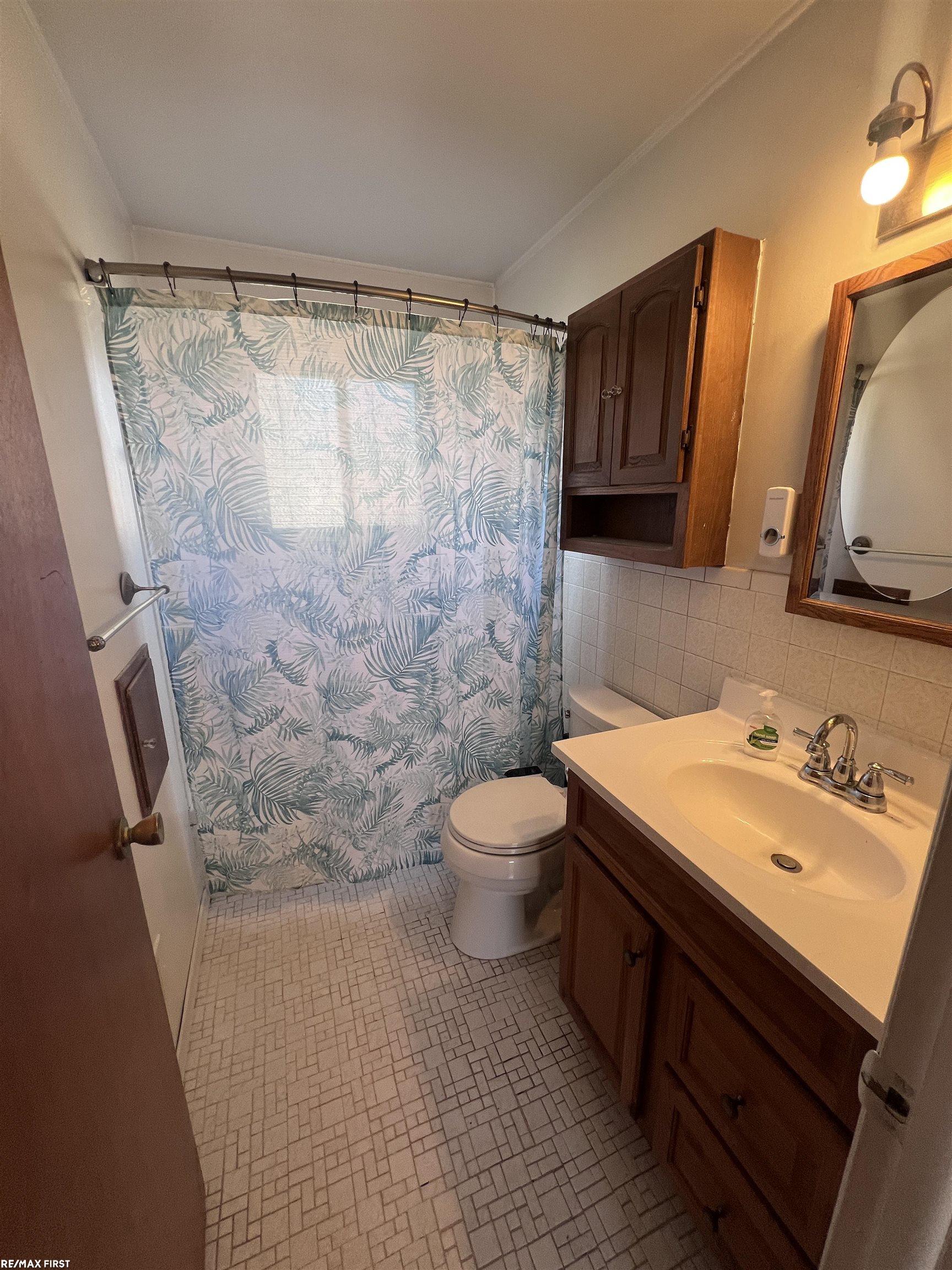 11846 Frazho Road Warren, MI 48089 - Photo 16 of 24 50160843-dfe09cb5-c1bd-4dc3-b2ac-3497fc96a4de.JPG