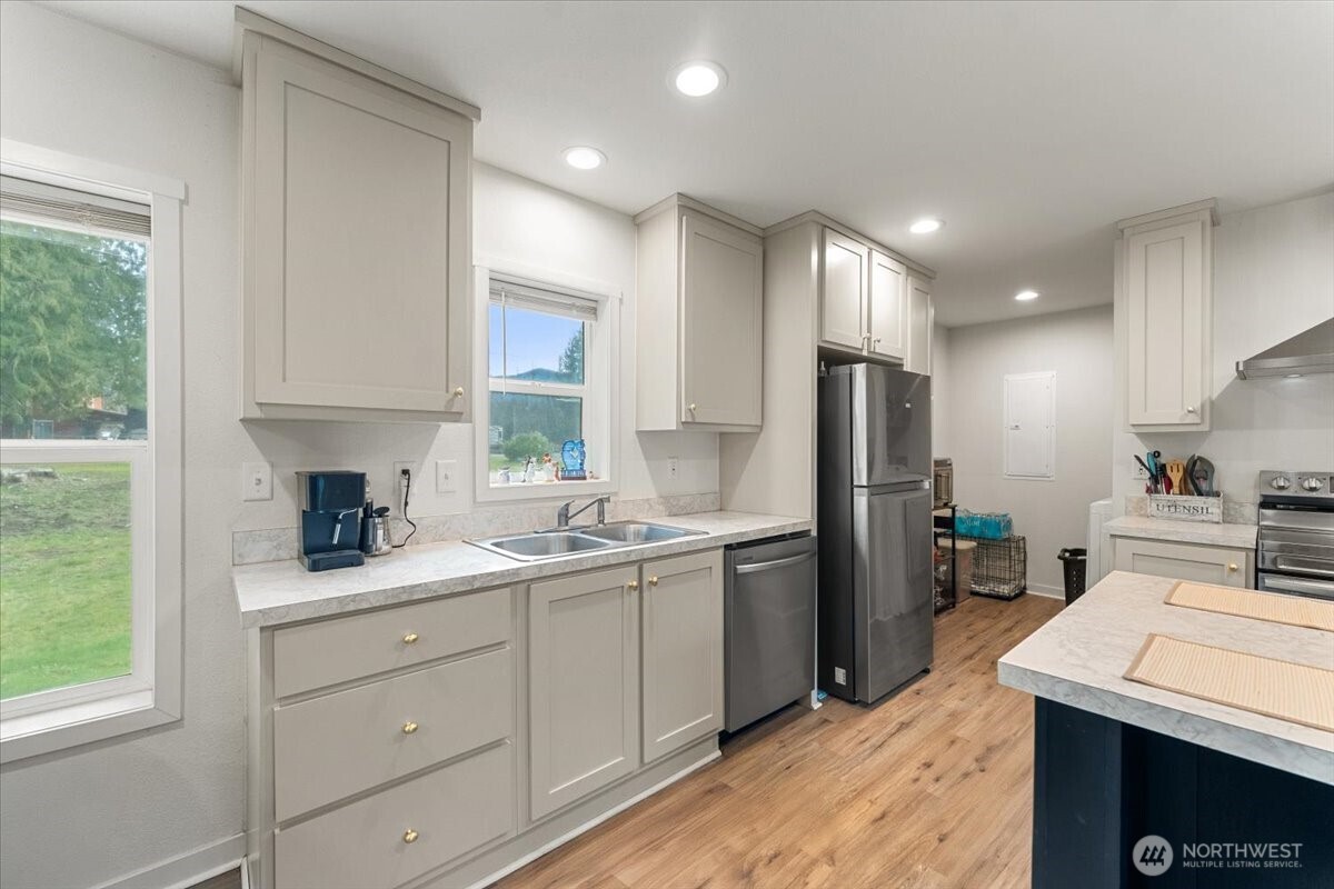 41657 Mountain View Lane Concrete, WA 98237 - Photo 5 of 29