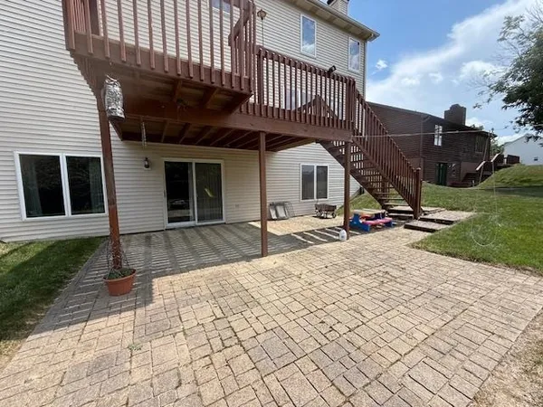 $440,000 | 602 Nancyk Crossing, Roanoke, IN 46783