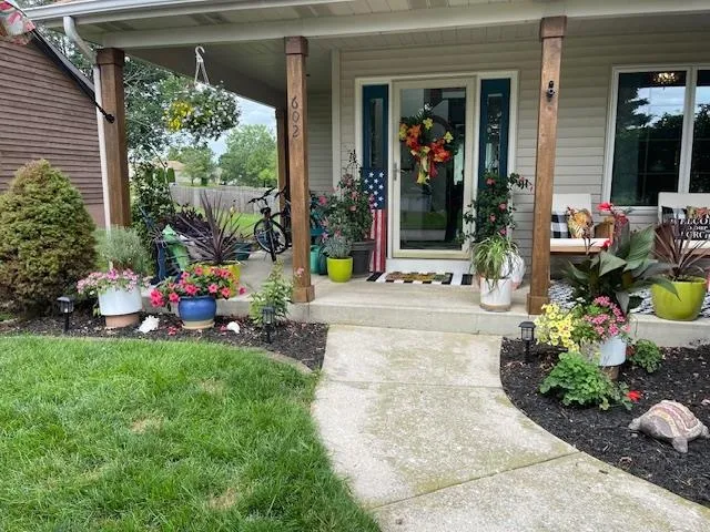 $450,000 | 602 Nancyk Crossing, Roanoke, IN 46783