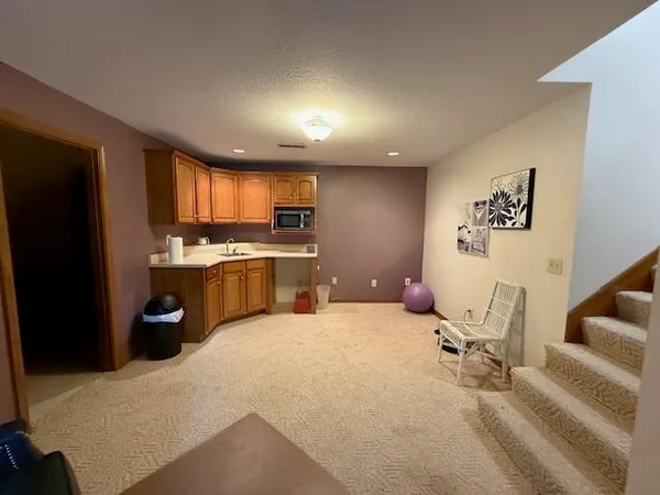 $440,000 | 602 Nancyk Crossing, Roanoke, IN 46783