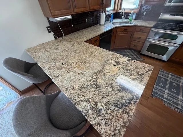 $450,000 | 602 Nancyk Crossing, Roanoke, IN 46783