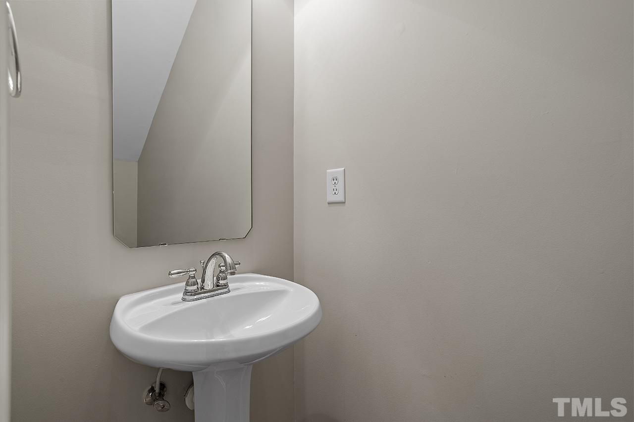 8224 City Loft Court Raleigh, NC 27613 - Photo 13 of 23 Gallery Image 13