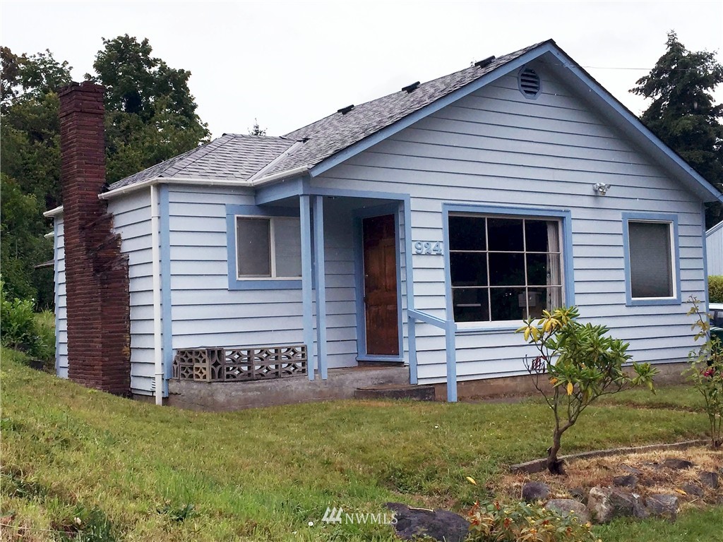 924 Southwest 4th Place Renton, WA 98057 - Photo 1 of 14