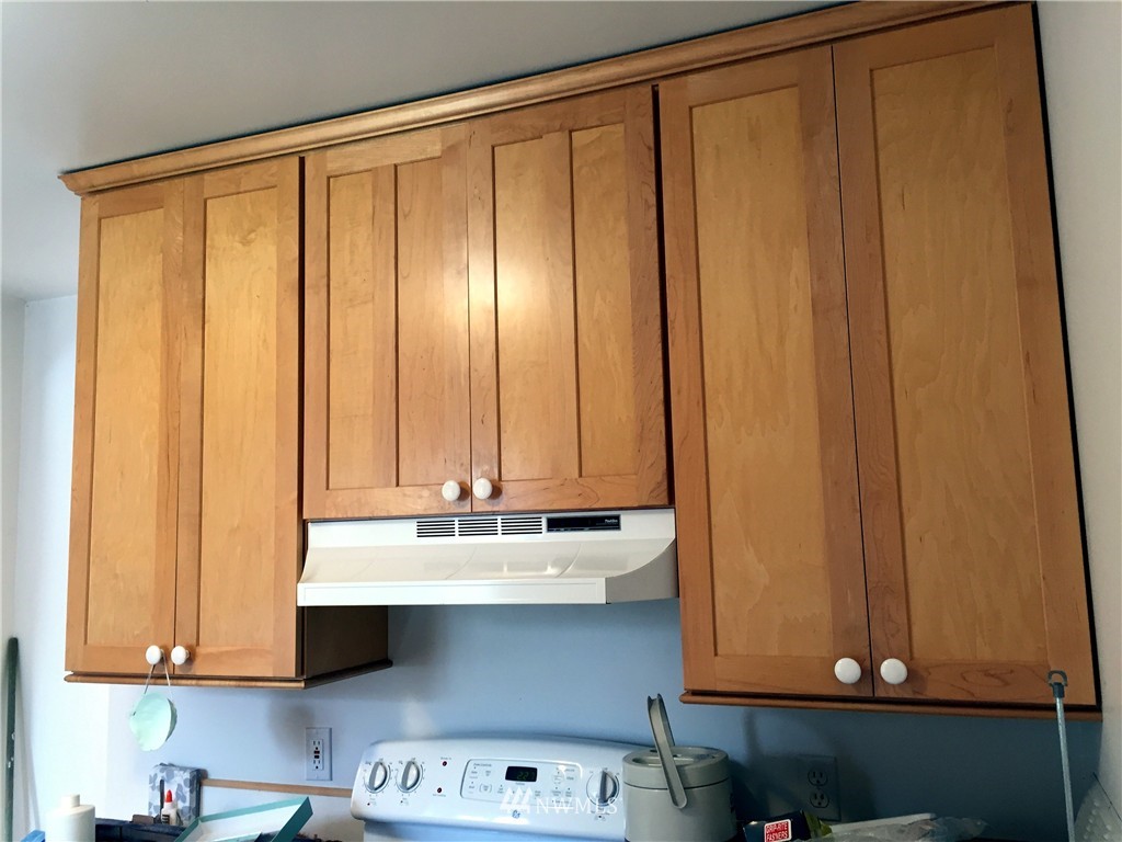 924 Southwest 4th Place Renton, WA 98057 - Photo 7 of 14