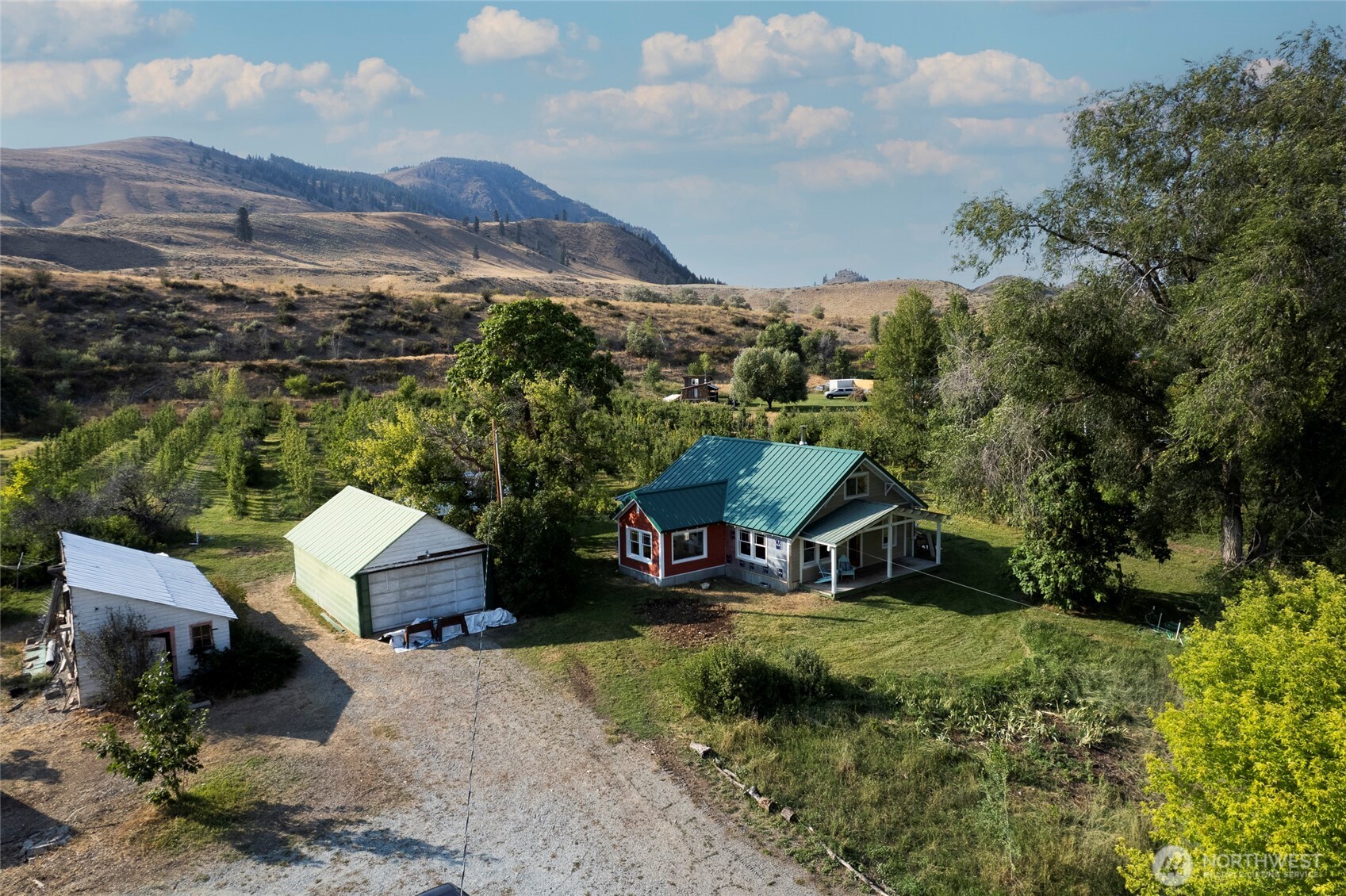 391 Twisp Carlton Road Carlton, WA 98814 - Photo 2 of 39 Gallery Image 2