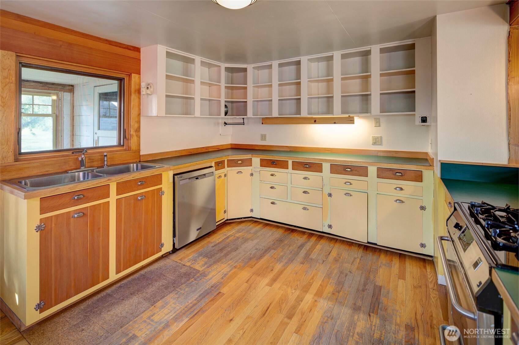 391 Twisp Carlton Road Carlton, WA 98814 - Photo 10 of 39 Gallery Image 10