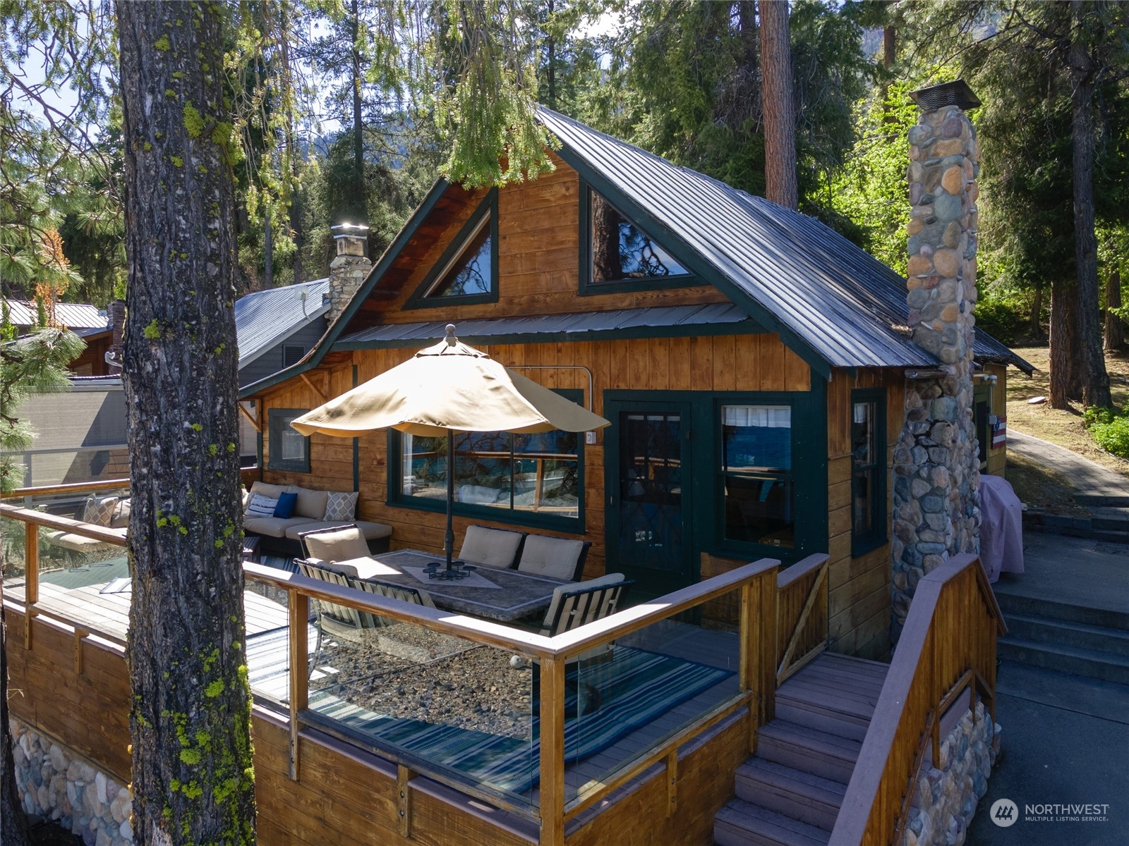 12514 South Lakeshore Road Chelan, WA 98816 - Photo 1 of 38 Gallery Image 1