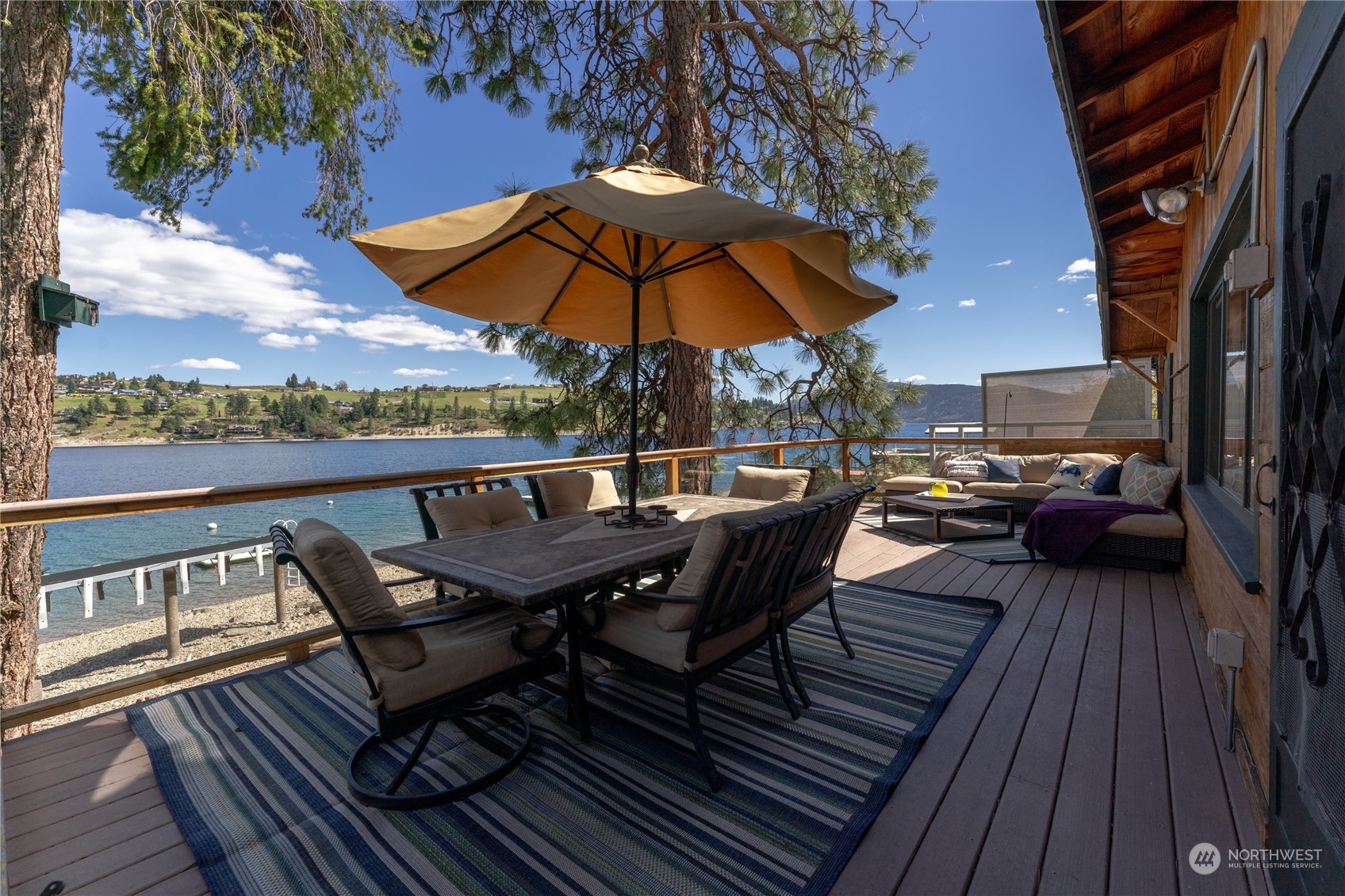 12514 South Lakeshore Road Chelan, WA 98816 - Photo 11 of 38 Gallery Image 11