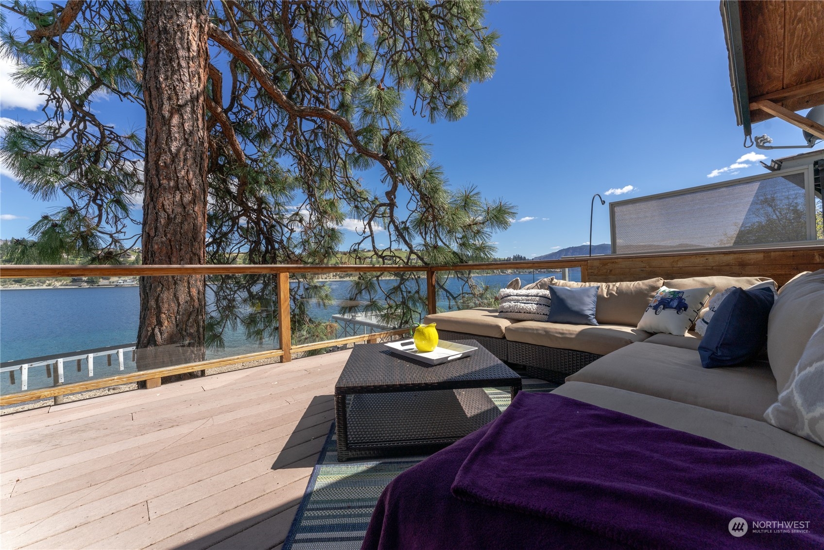 12514 South Lakeshore Road Chelan, WA 98816 - Photo 8 of 38 Gallery Image 8
