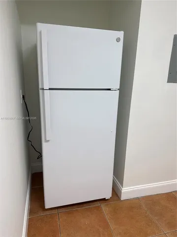 $1,950 | 7785 Southwest 86th Street, Unit E123, Miami, FL 33143