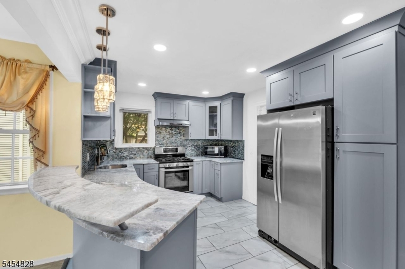76 Whitehead Road Bridgewater, NJ 08807 - Photo 5 of 32 Gallery Image 5