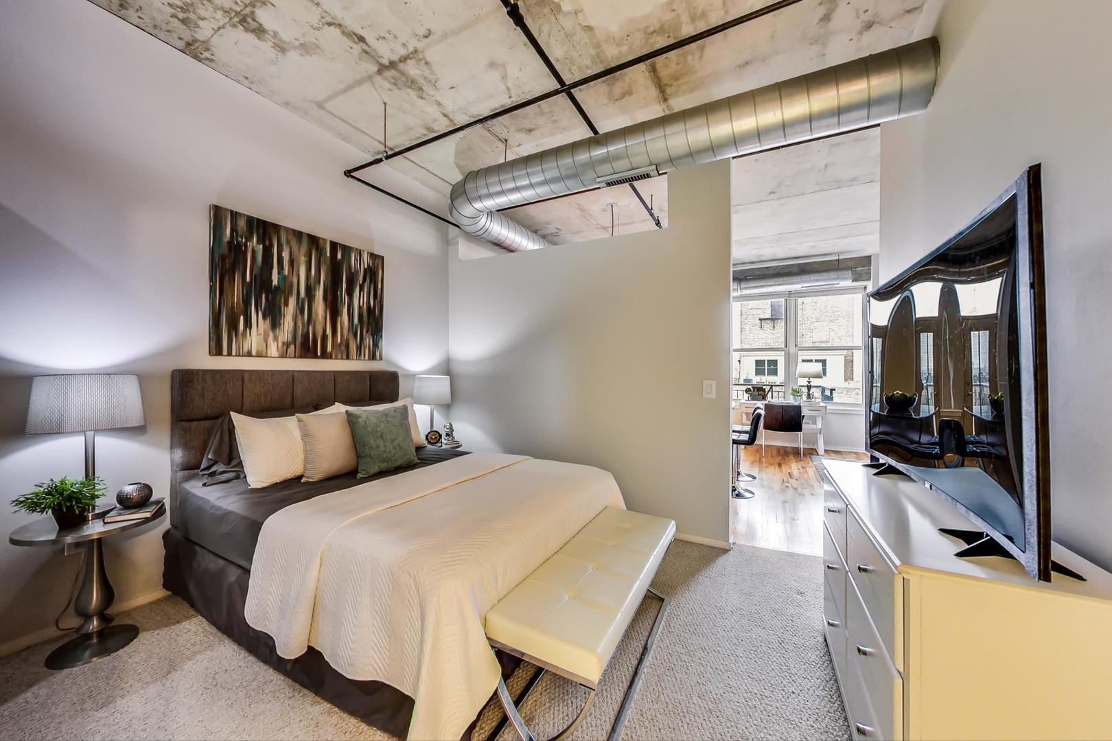 6 South Laflin Street, Unit 814 Chicago, IL 60607 - Photo 11 of 19
