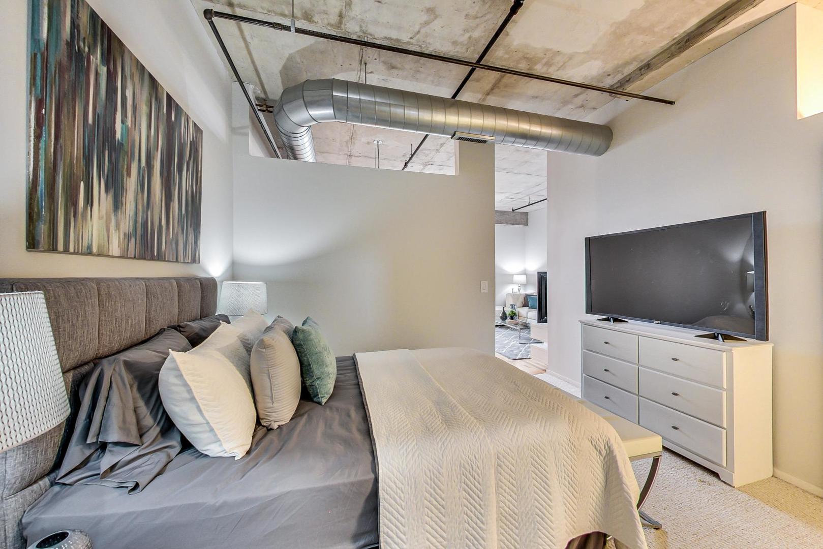 6 South Laflin Street, Unit 814 Chicago, IL 60607 - Photo 12 of 19