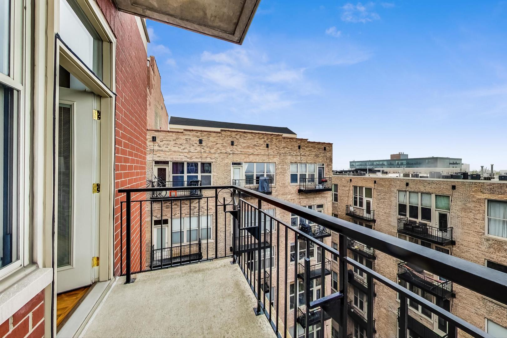 6 South Laflin Street, Unit 814 Chicago, IL 60607 - Photo 10 of 19