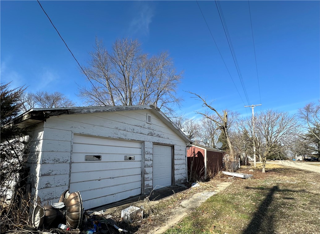 601 Lincoln Street Lerna, IL 62440 - Photo 6 of 10