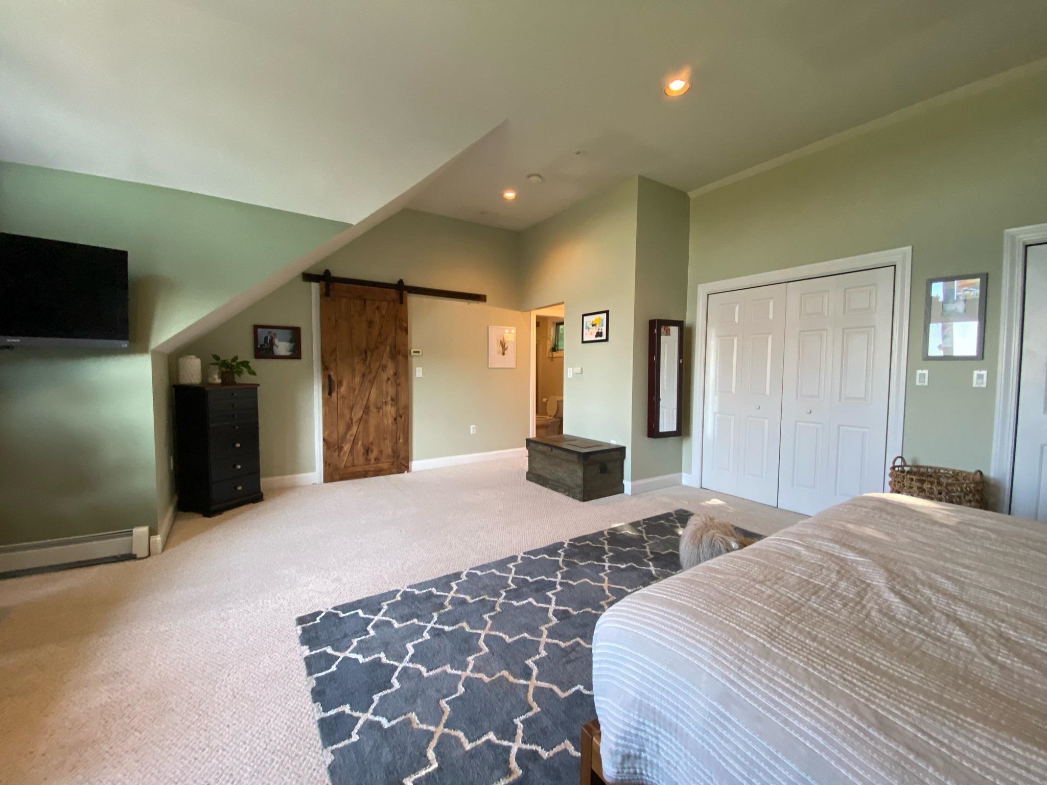 292 Island Pond Road Manchester, NH 03109 - Photo 19 of 35