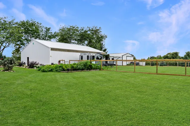 $799,900 | 49W972 Peterson Road, Maple Park, IL 60151