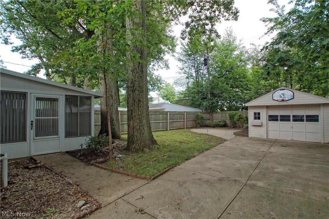 1149 Argonne Road Cleveland, OH 44121 - Photo 2 of 28 Gallery Image 2