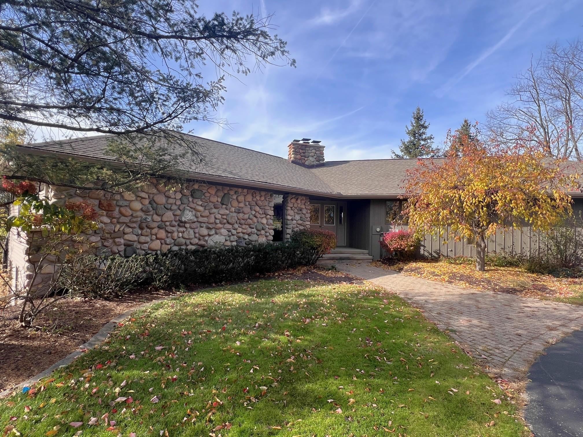 10008 Highway 52 Perry, MI 48872 - Photo 2 of 49
