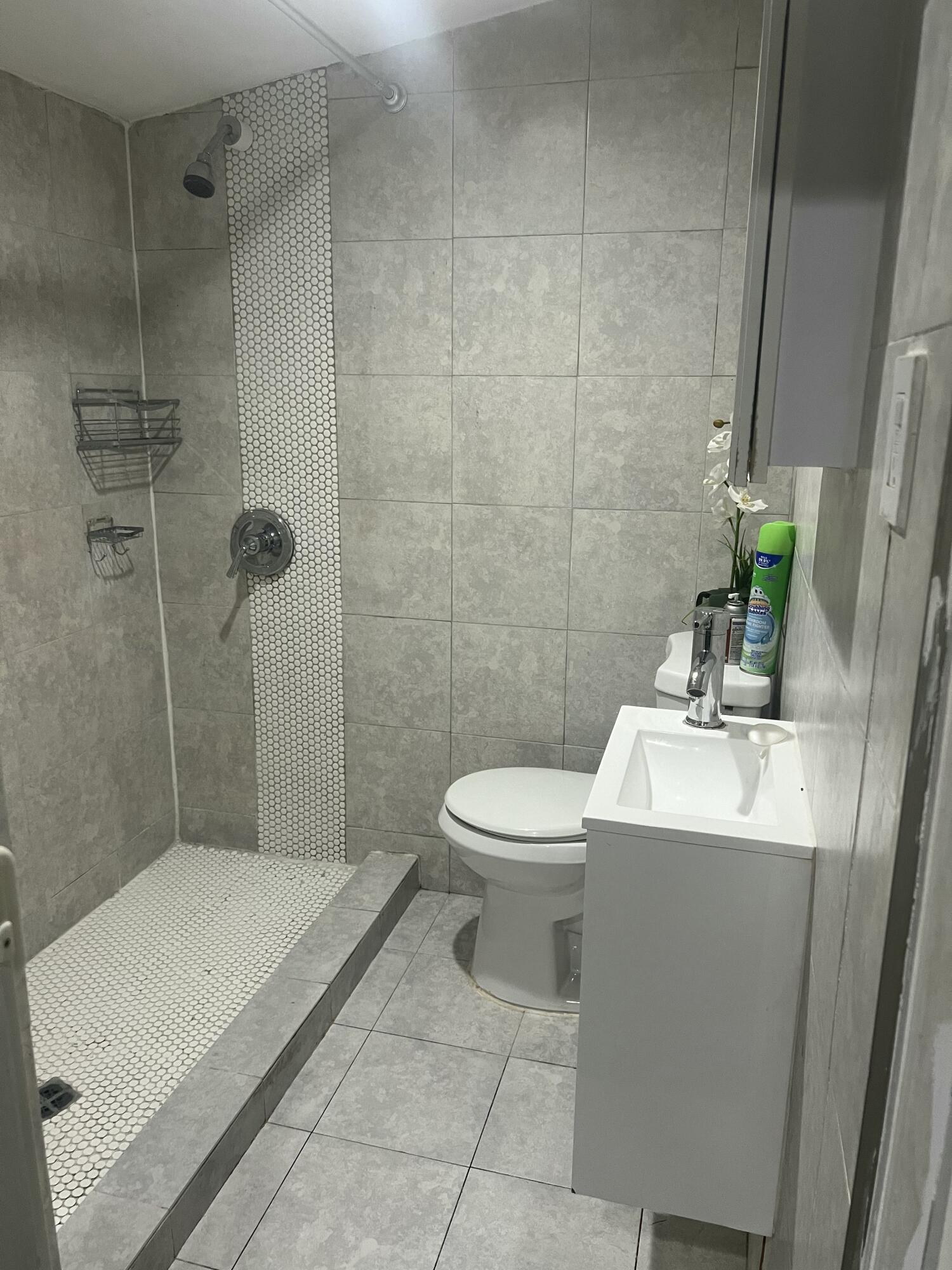 6551 Coolidge Street, Unit 1 Hollywood, FL 33024 - Photo 2 of 6 IMG_7008