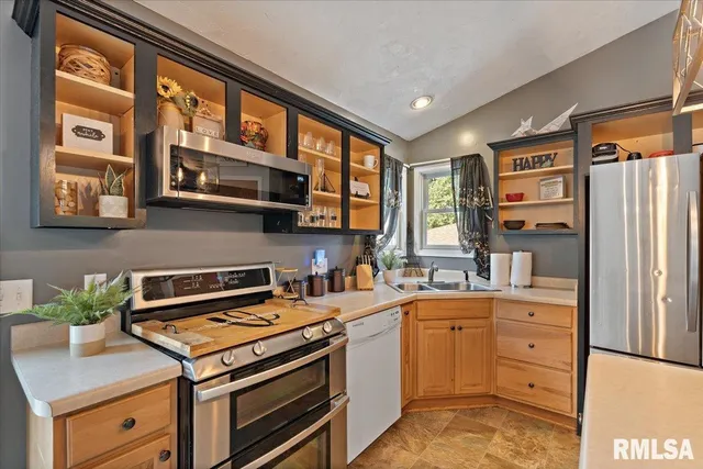 $244,900 | 525 3rd Avenue, Hampton, IL 61256