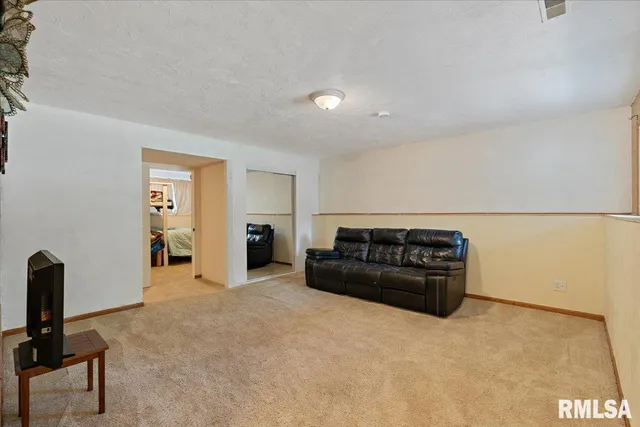 $244,900 | 525 3rd Avenue, Hampton, IL 61256