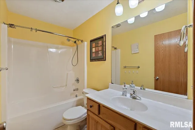 $244,900 | 525 3rd Avenue, Hampton, IL 61256