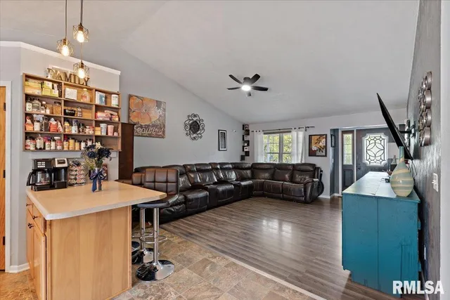 $244,900 | 525 3rd Avenue, Hampton, IL 61256