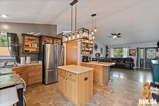 $244,900 | 525 3rd Avenue, Hampton, IL 61256