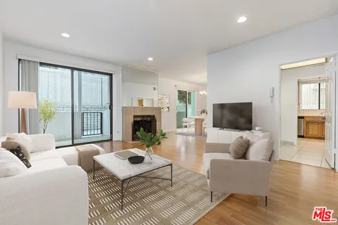 $849,000 | 10475 Eastborne Avenue, Unit 107, Los Angeles, CA 90024