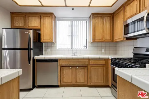 $849,000 | 10475 Eastborne Avenue, Unit 107, Los Angeles, CA 90024