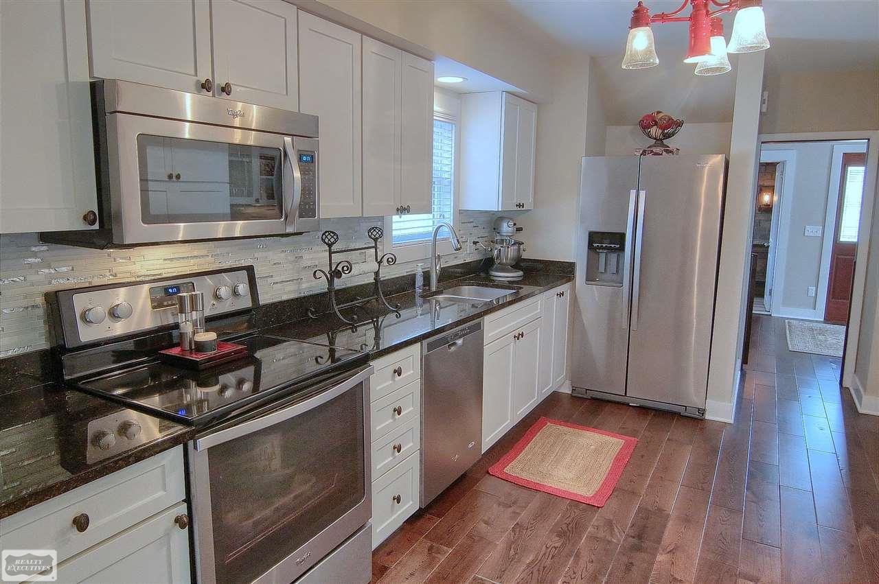 633 1st Street Rochester, MI 48307 - Photo 7 of 29